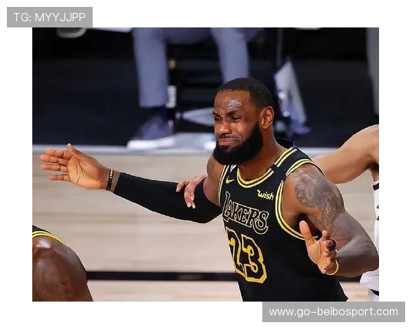 詹姆斯关键时刻再现绝杀 帮助湖人逆转勇士取胜